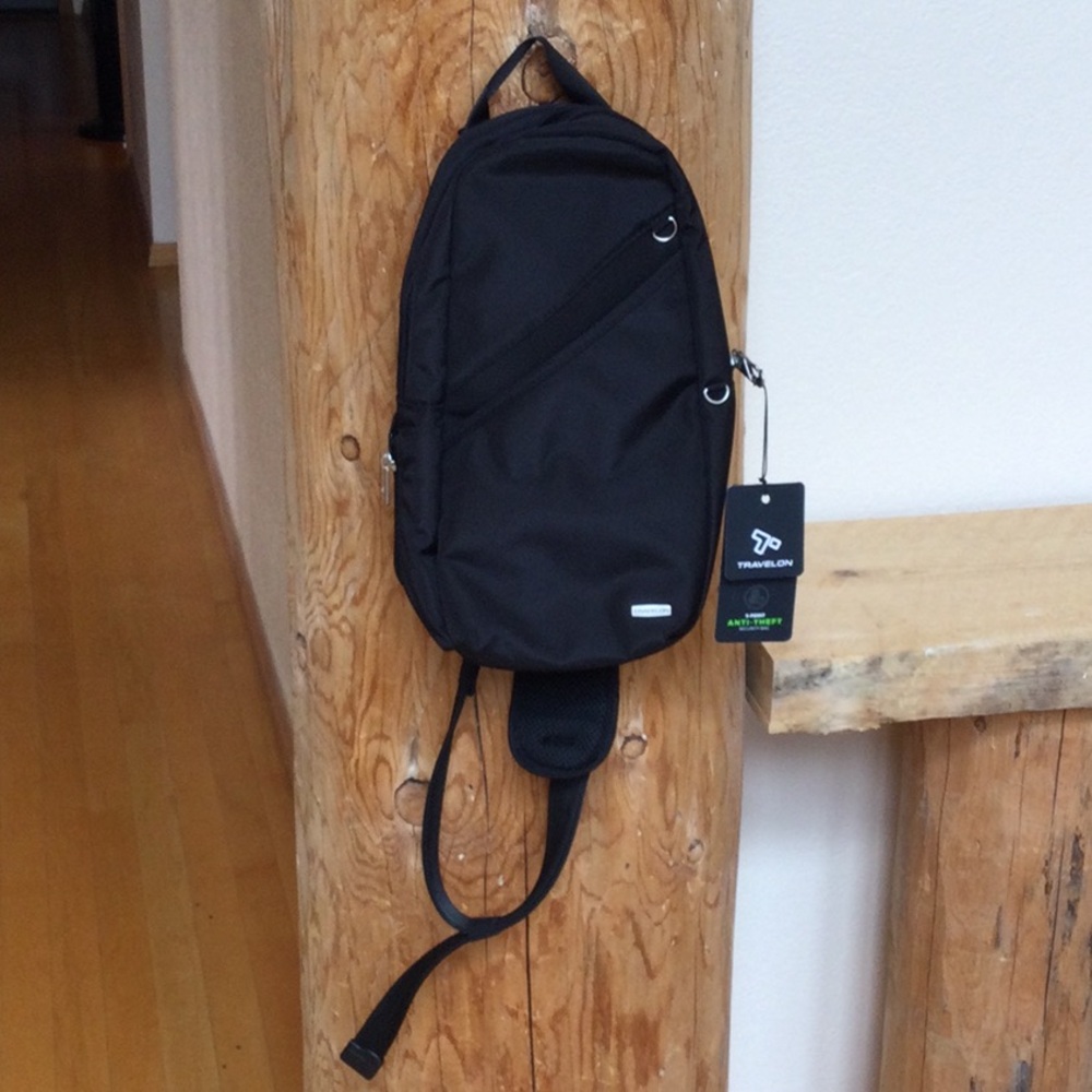 NWT Black Travelon Women’s/Men’s Ani-Theft Sling Bag